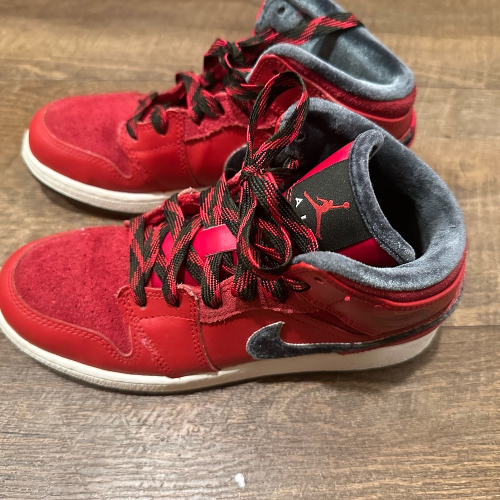 Jordans size 6